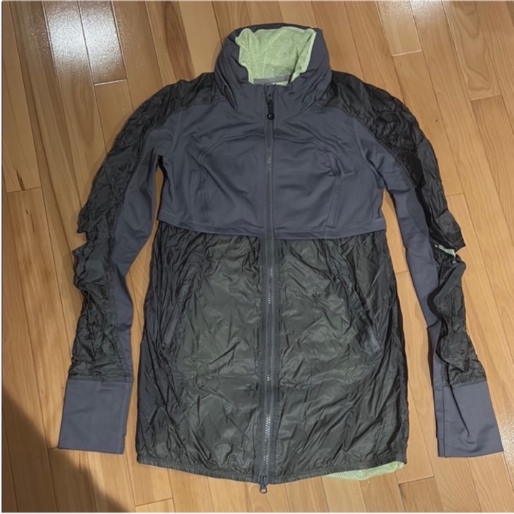 EUC Lululemon Women’s Super Tracker Hooded Performance Jacket - size 6